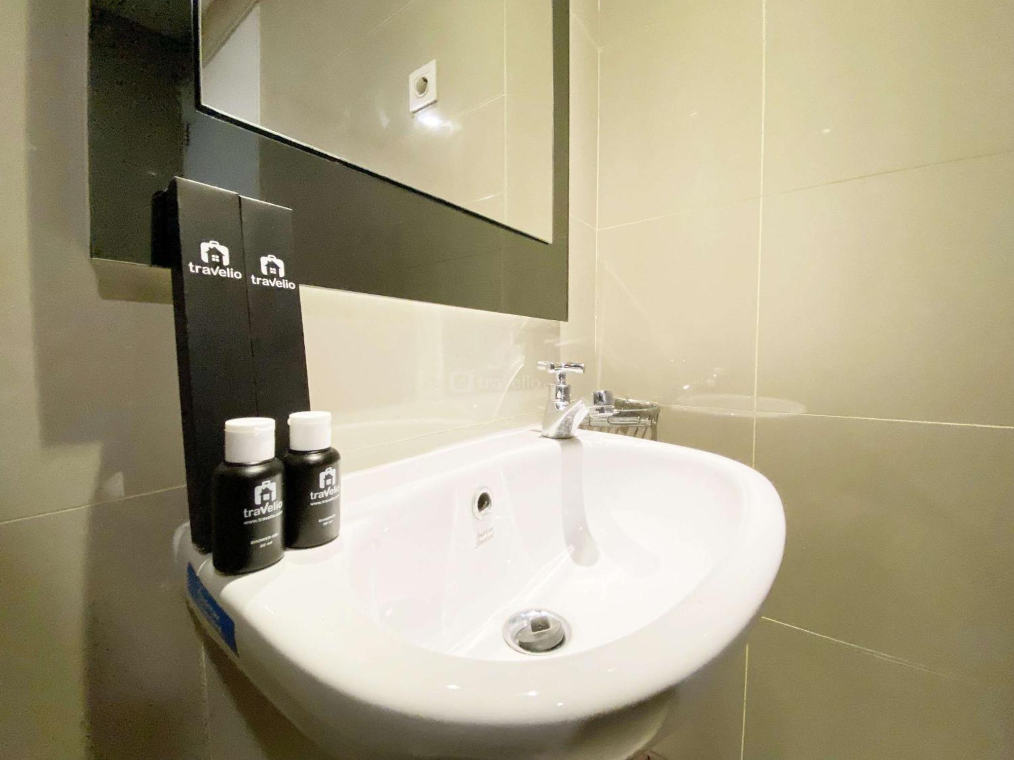 Cozy And Comfort Sentraland By Travelio Apartemen