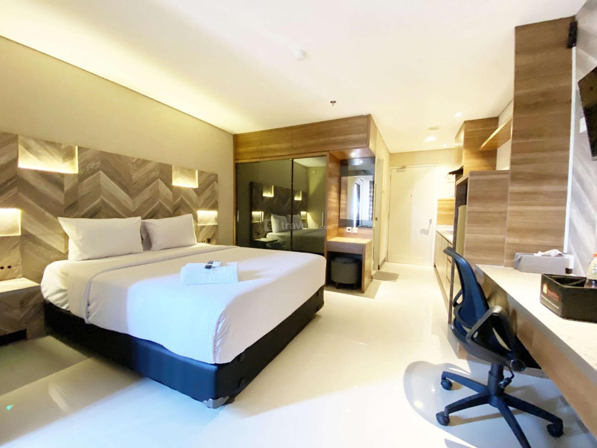Cozy And Comfort Sentraland By Travelio * Semarang